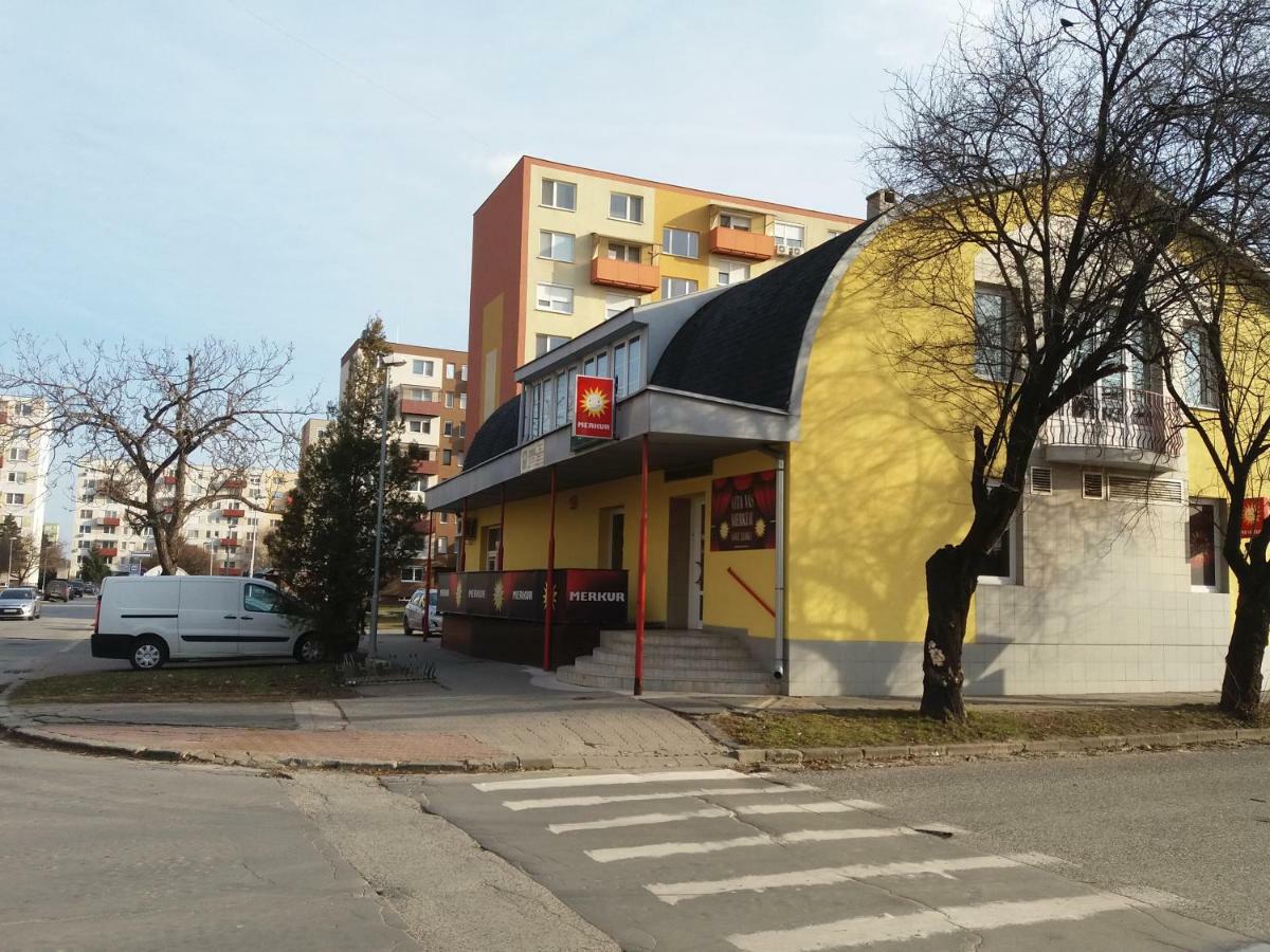 Hradna 9A Apartment Nove Zamky Exterior photo