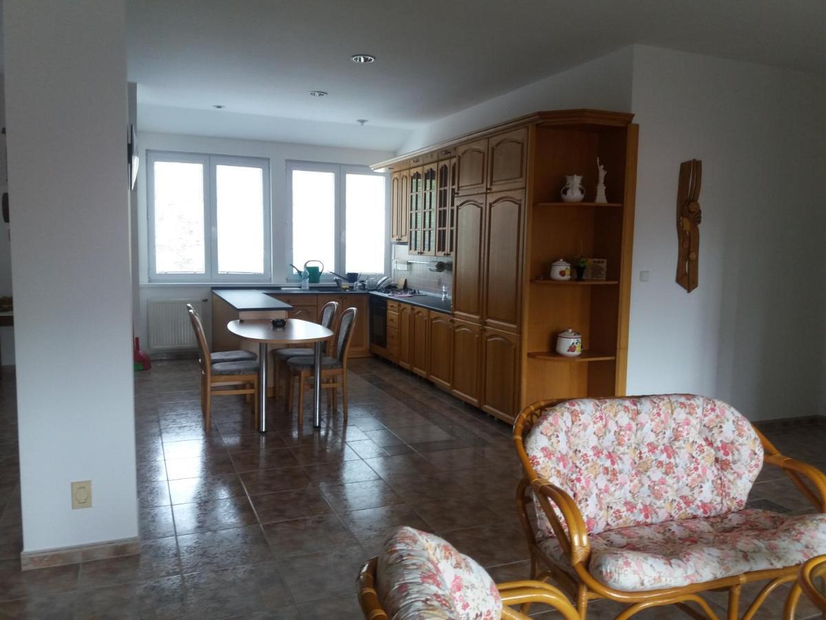 Hradna 9A Apartment Nove Zamky Exterior photo